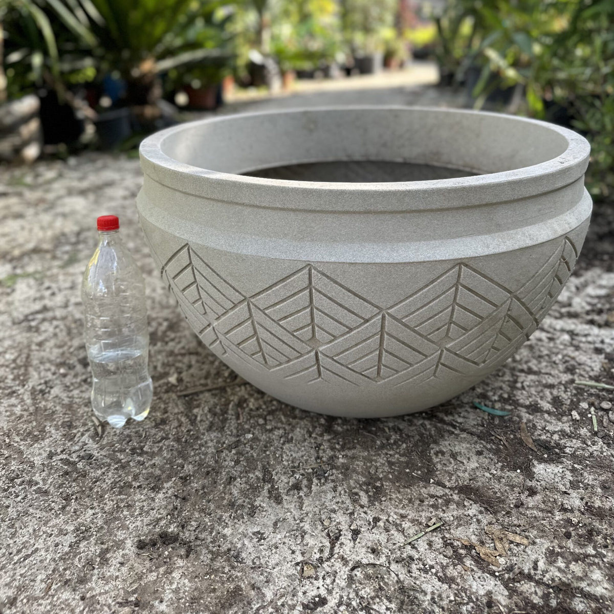 כד פלסטיק לבן קערה מעוטר רחב קל משקל קוטר עציץ 42 ס"מ גובה 75 ס״מ